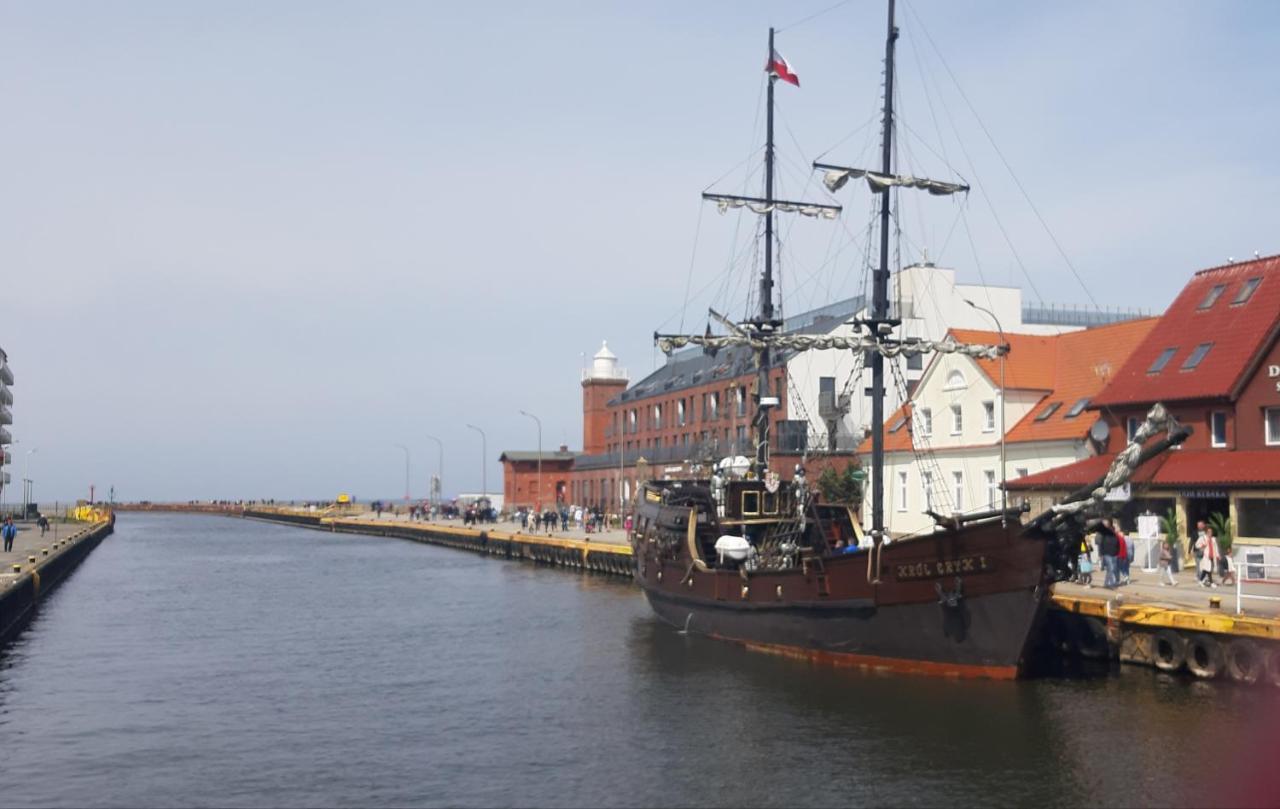 Pokoje Goscinne Galeon W Darlowku Ujście-Darłowskie Exteriör bild