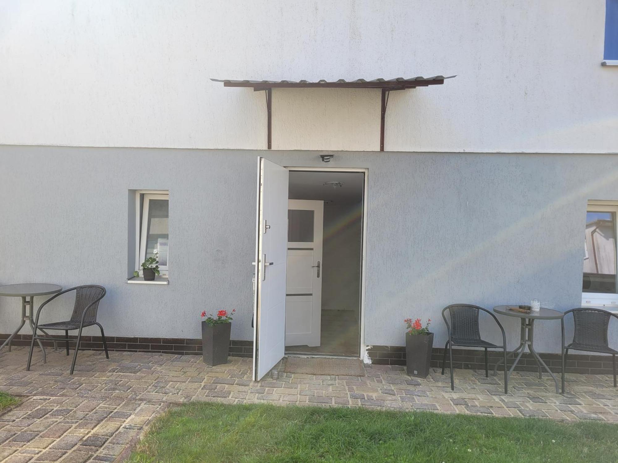 Pokoje Goscinne Galeon W Darlowku Ujście-Darłowskie Exteriör bild